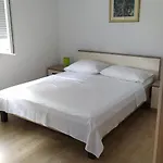 Apartment Mer